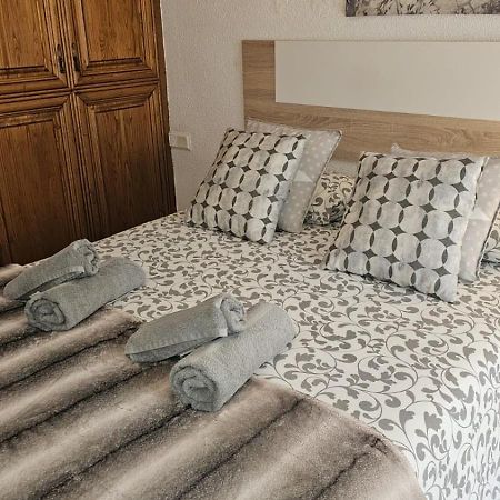 Ideal Holiday Apartment One Bedroom City Center Малага Экстерьер фото