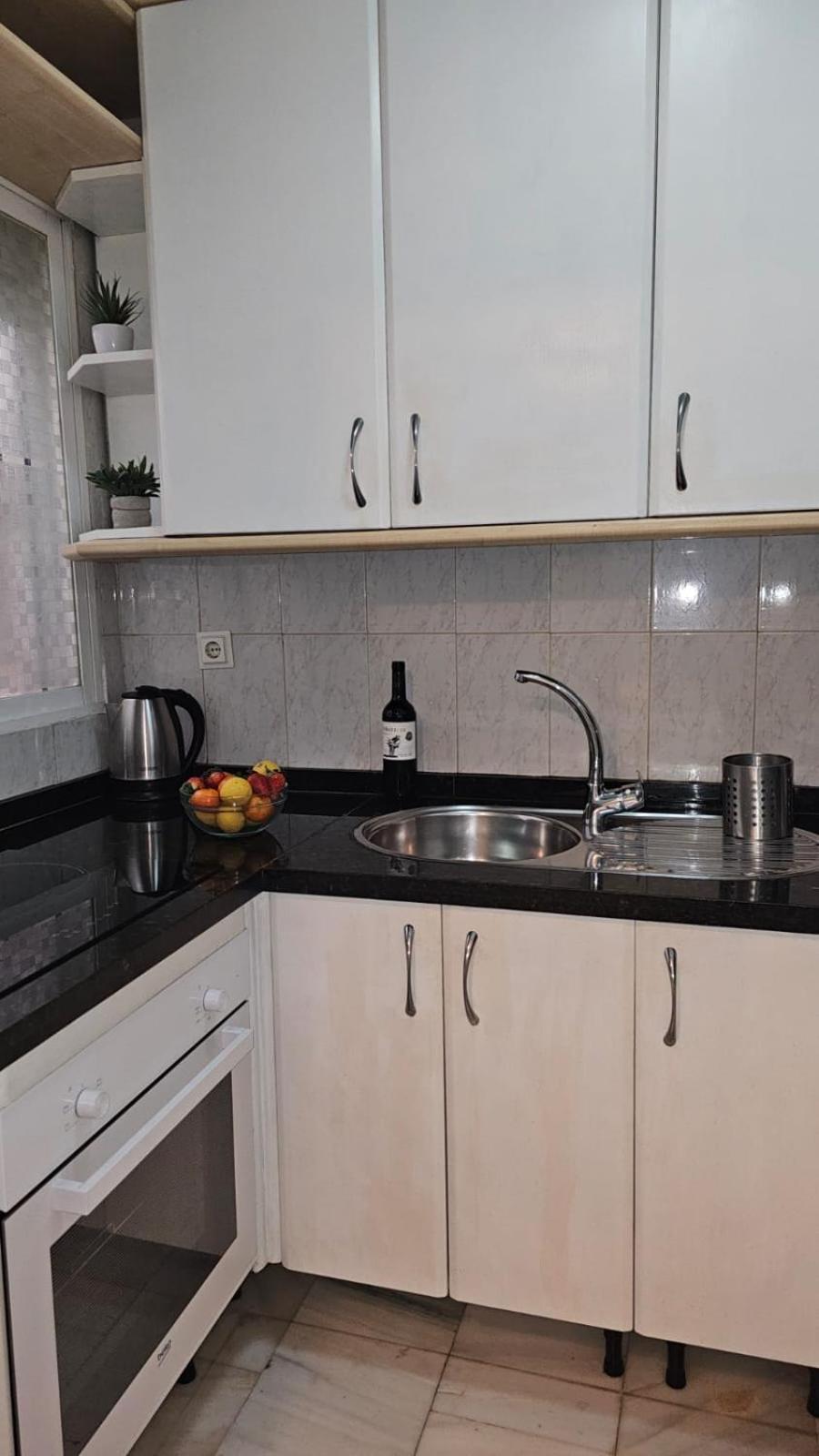 Ideal Holiday Apartment One Bedroom City Center Малага Экстерьер фото