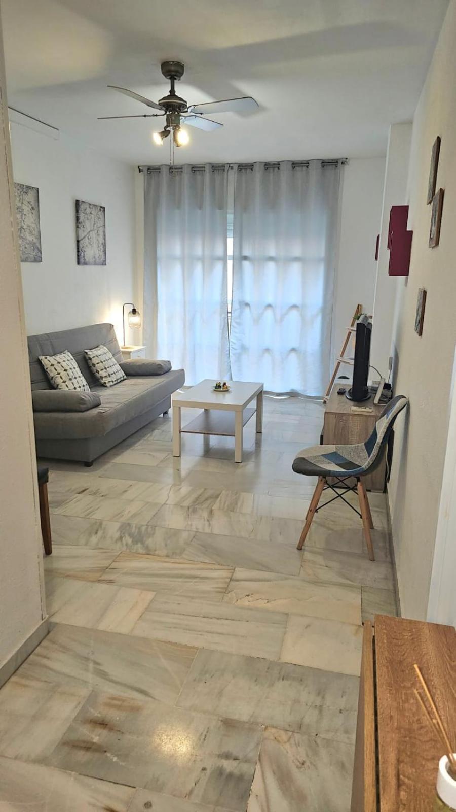 Ideal Holiday Apartment One Bedroom City Center Малага Экстерьер фото